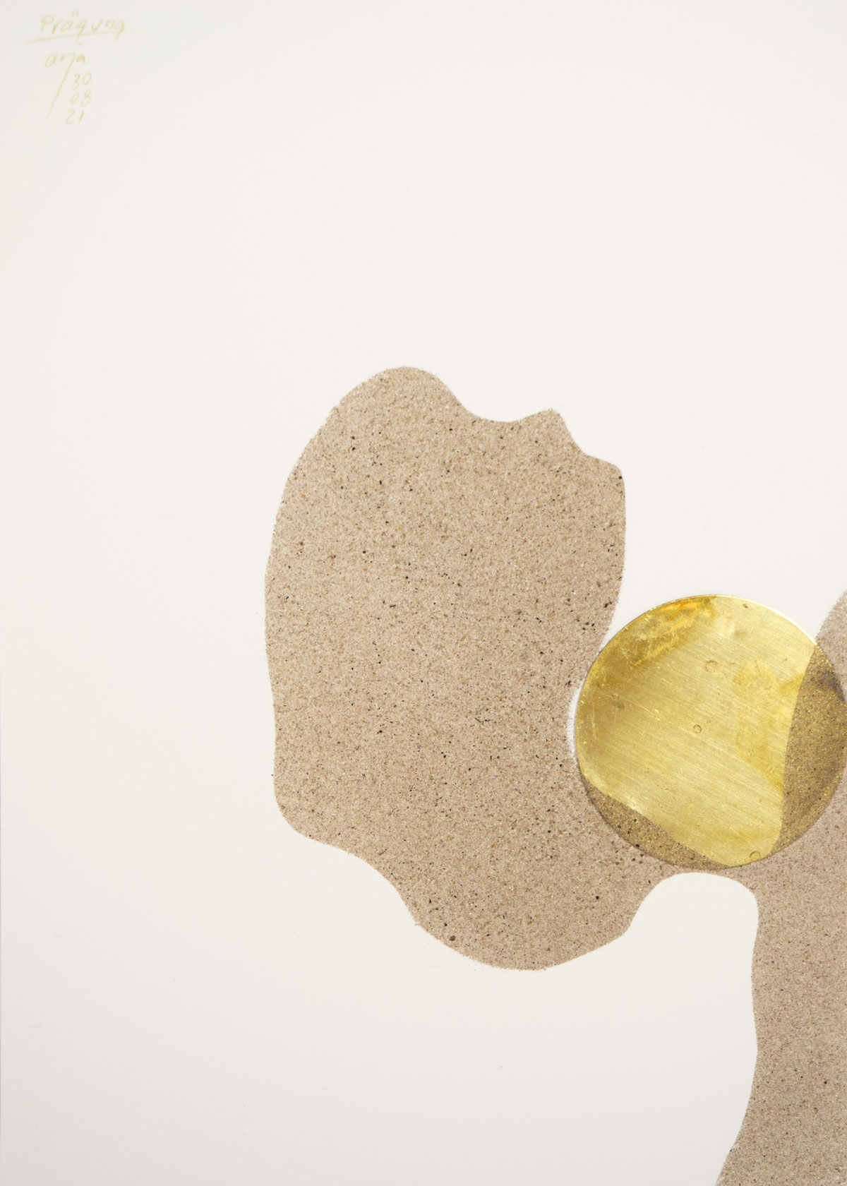 Anja Asche – Prägung, Din A4 Collagen Serie, Papier, Naturmaterialien, Messingscheibe, Kapa, 2021 / Imprint, Din A4 collage series, paper, natural materials, brass disc, Kapa// Berlin, Schwanenwerder, 2021