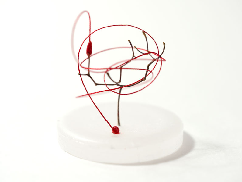 ANJA ASCHE - Berührung – Begegnung – Isolation. Objektkunst, 3teilige. Touch – Encounter – Isolation, objectart